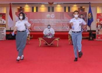 Gubernur Lepas Dua Anggota Paskibraka Asal Sultra_01
