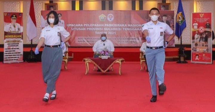 Gubernur Lepas Dua Anggota Paskibraka Asal Sultra_01