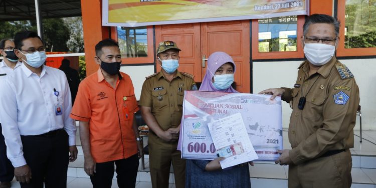 Pemerintah Kota Kendari Salurkan Bantuan Sosial Tunai Kepada 13 Ribu Lebih KPM