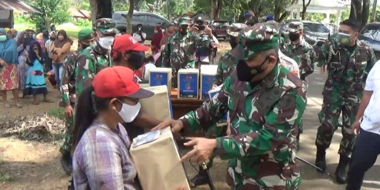 Penghasilan Pekerja Jasa Kebersihan Makam TPU Punggolaka Selama PPKM, Berkurang