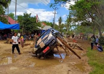 Jalan Tak Kunjung Diperbaiki, Emak-emak di Muna Ngamuk Sandera Randis
