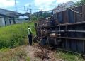 Hilang Kendali, Sebuah Truck Tabrak Jembatan di Lapulu