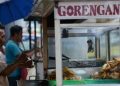 Pedagang Gorengan di Kendari Keluhkan Kenaikan  Harga Minyak