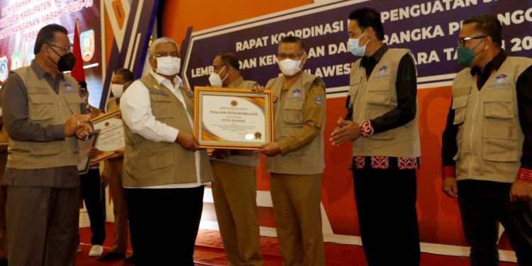 Berhasil Dalam Penanganan COVID-19, Kota Kendari Sabet Penghargaan Dari BNPB