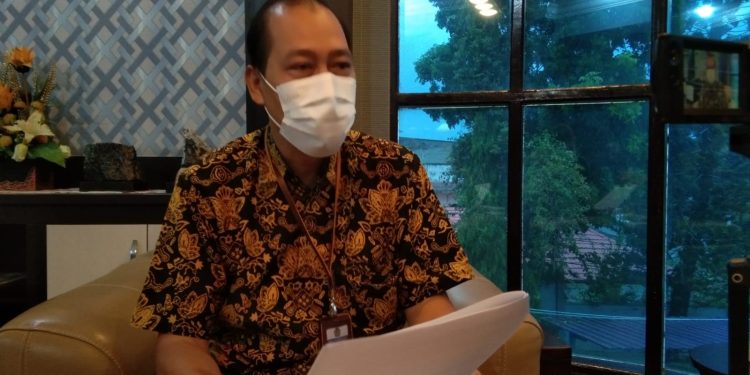 Pedagang Gorengan di Kendari Keluhkan Kenaikan Harga Minyak
