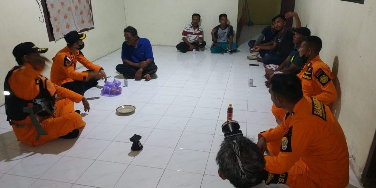 Tenggelam Dihantam Ombak, Tiga Kru KM Putra Rahim Ditemukan Selamat di Pulau Kapota