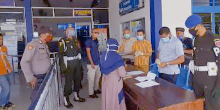 KSOP Baubau Sidak Pelaksanaan Vaksinasi di Pelabuhan Murhum