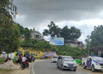 Hilang Kendali, Sepeda Motor yang Ditumpangi Dua Pelajar Tabrak Minibus
