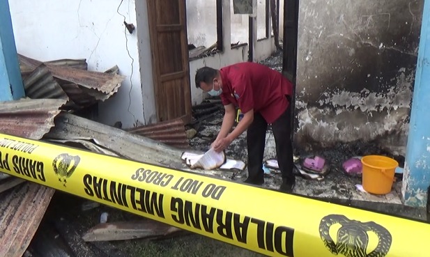 Pasca Kebakaran, Pelayanan Dinsos Kendari Dilakukan di Tenda Darurat