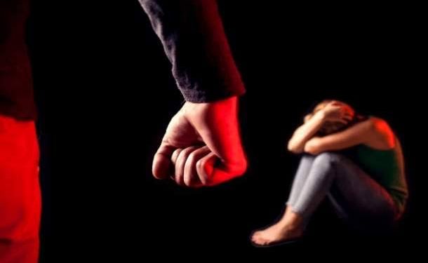 IRT di Kolaka Dianiaya Suami Hingga Patah Tangan