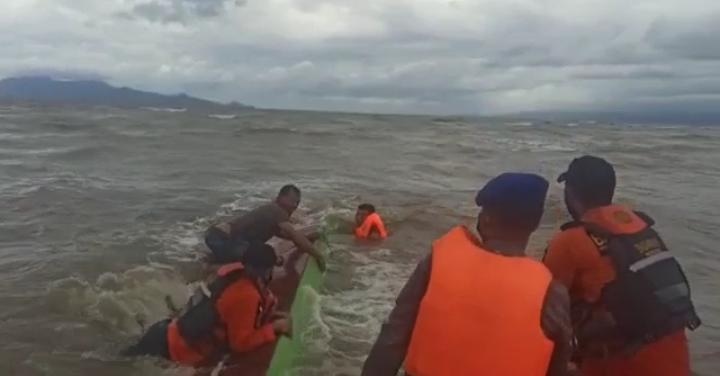Kapal Terbalik di Perairan Totoba Kabupaten Kolaka, 5 Nelayan Berhasil Selamat