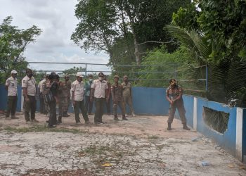 Langgar Tata Ruang Kota, Pagar Warkop di Kendari Dirobohkan