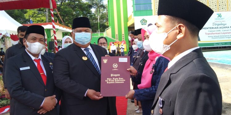 32 PNS di Kanwil Kemenag Sultra Dapat Penghargaan Satyalancana Karya Satya