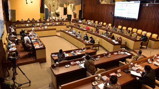 Tok! DPR Setuju Pemilu Serentak Digelar Februari 2024