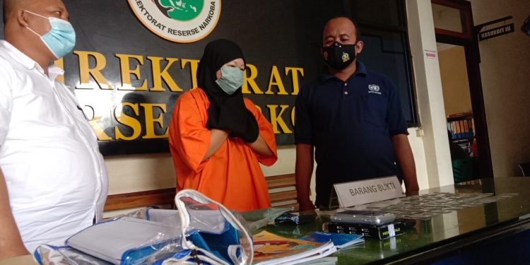 Ketgam: Seorang pengedar sabu di Puuwatu, Kota Kendari ditangkap polisi. Foto: Istimewa
