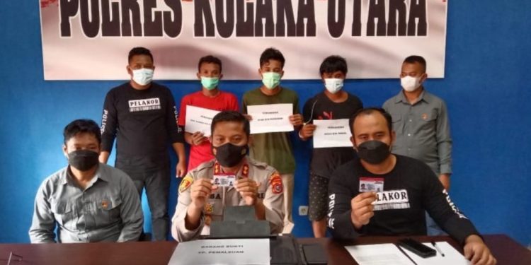 Ketgam: Polres Kolut mengamankan 3 pria pembuat SIM BII Umum palsu. Foto: Polres Kolut