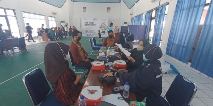 Ketgam : Suasana Vaksinasi Covid-19 di Gedung Aula Kantor Bank Sultra