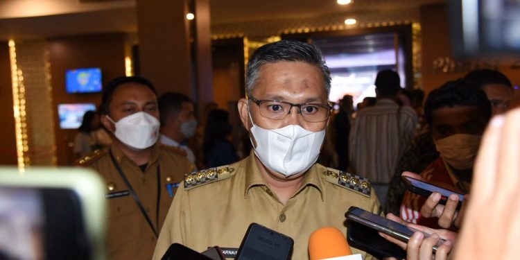 Wali Kota Kendari Sulknarnain Kadir