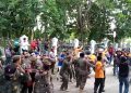 Hujan Batu Warnai Demo Penolakan PT GKP di Kendari