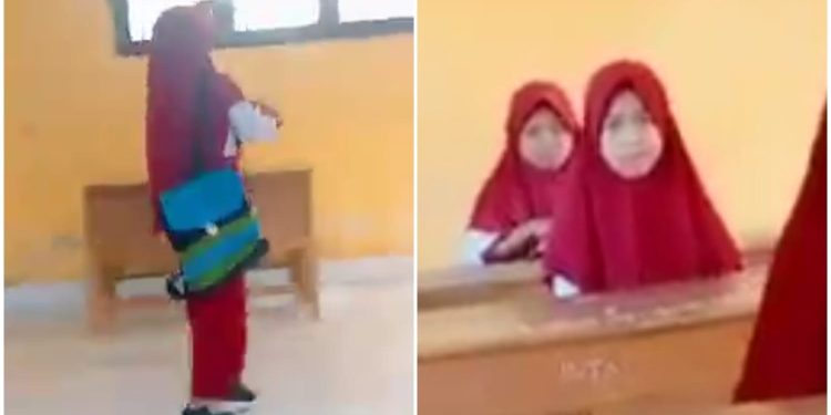 Ketgam: Siswa SD Negeri 2 Tawarotebota bernama Intan, dikeluarkan dari ruang kelas. Foto: Istimewa