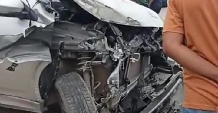 Ketgam: Kondisi mini bus usai terlibat kecelakaan beruntung. Foto: Istimewa