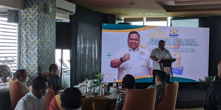 Ketgam : Ketua Umum Kamar Dagang Indonesia Wilayah Sulawesi Tenggara, Anton Timbang