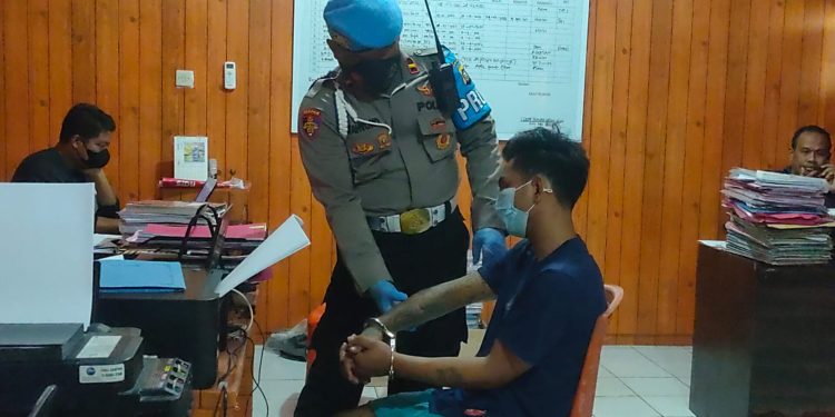 Ketgam: Tersangka baru pelaku pembusuran di Apoteek Puuwatu Farma. Foto: Herlis