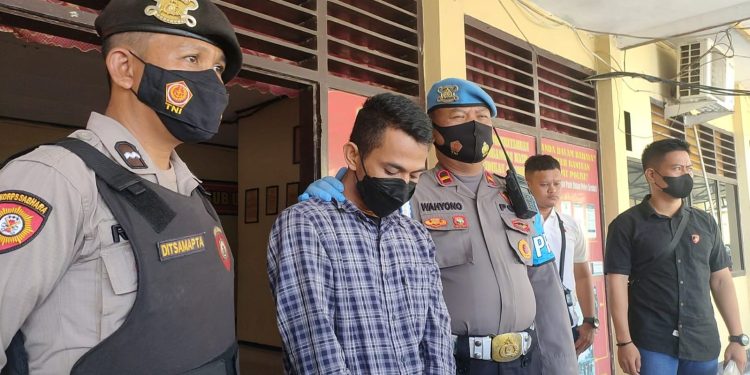 Ketgam: Karyawan PT OSS yang membuat rekayasa perampokan usai uang perusahaan habis dipakai judi online. Foto: Herlis