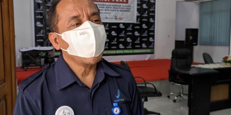 Ketgam : Kepala Balai Pengawasan Obat dan Makanan (BPOM) Kendari, Yoseph Nahak Klau.