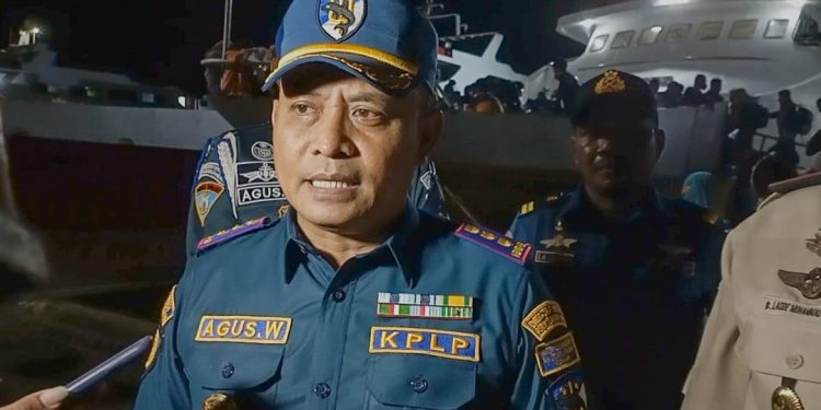 Ketgam : Kepala KSOP Kelas IIA Kendari, Letkol Marinir Agus Winarto