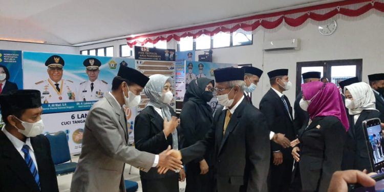 Ketgam : Suasana pelantikan dan pengambilan sumpah jabatan Kepala Sekolah di Sultra. Foto: Annisa Aprilia Monoarfa