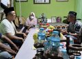 Ruksamin Disambut Prosesi Adat Moronene saat Mengunjungi Kediaman Raja Mokole