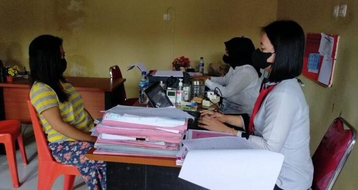 Ketgam: Pelaku eksploitasi anak inisial SRE alias A diintrogasi polisi. Foto: Istimewa