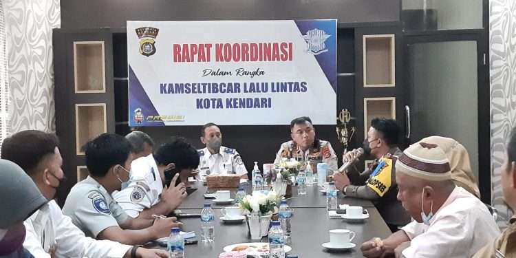 Ketgam : Rakor yang diadakan Polresta Kendari pada Senin (13/6/2022)
Foto : Annisa Aprilia Monoarfa