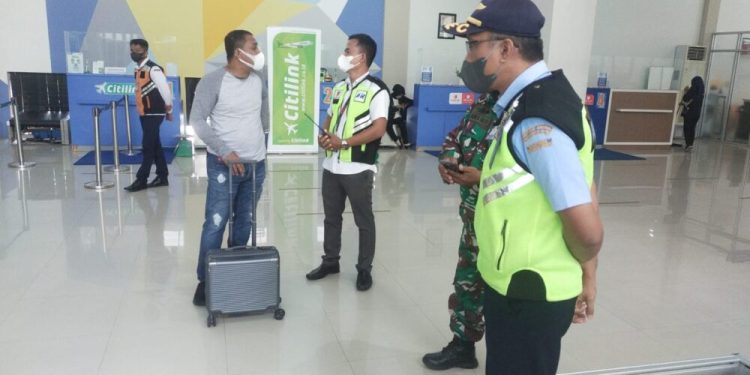 Ketgam: Mantan Bupati Buton Selatan (Busel), La Ode Arusani batal diberangkatkan. Foto: Istimewa