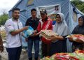 Yayasan Tiga Belas Bersaudara Sambangi Korban Kebakaran di TPA Puuwatu