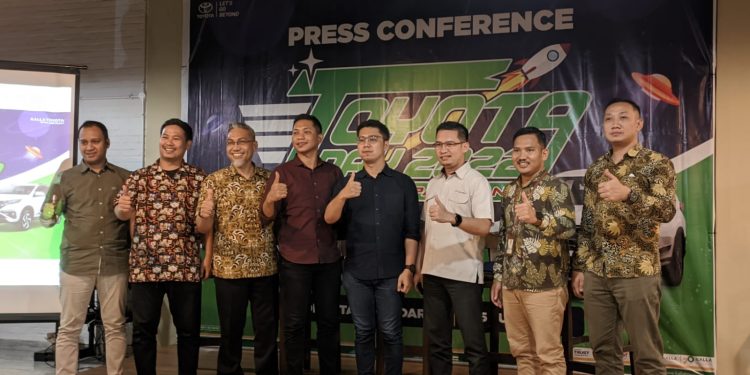 Ketgam : Manajemen Kalla Toyota Kendari.