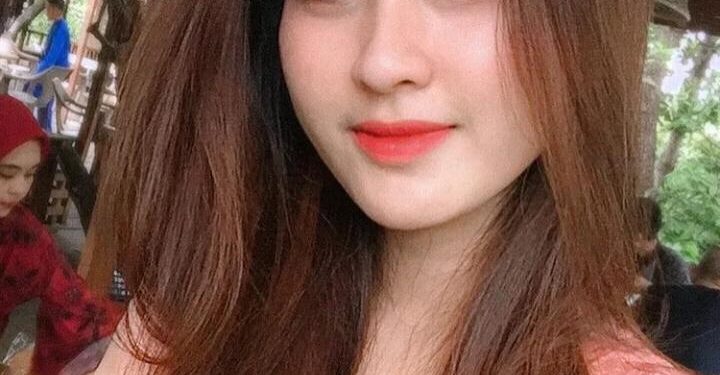 Ketgam: Pegawai Bank Sultra cabang Kota Baubau, Rosalia Akmareta yang videonya viral di Medsos. Foto: Istimewa