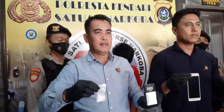 Ketgam : Press Release Narkoba di Polresta Kendari pada Kamis (7/7/2022).
Foto : Annisa Aprilia Monoarfa