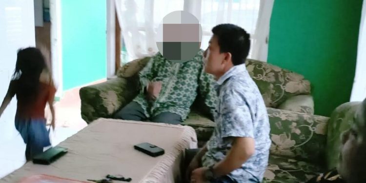 Ketgam : Prof BA mendatangi keluarga mahasiswa R. Foto: Istimewa