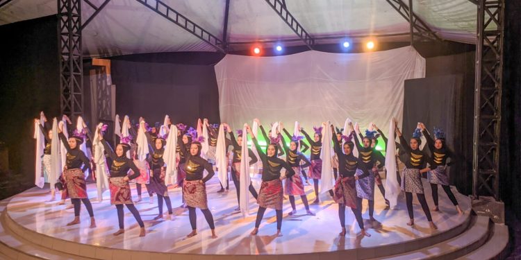 Ketgam : Pertunjukan seni drama oleh mahasiswa FIB UHO Kendari, Rabu (27/7/2022)
Foto : istimewa