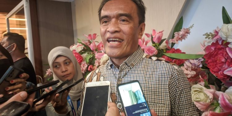 Ketgam : Mantan Komisioner Ombudsman RI, Laode Ida saat menghadiri Muswil ke XII Majelis Pimpinan Wilayah (MPW) Pemuda Pancasila (PP) provinsi Sultra, pada Jumat 5 Agustus 2022.