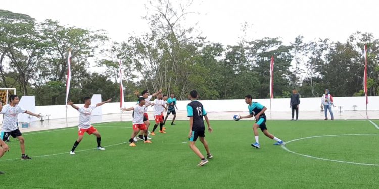 Ketgam : Salah satu cabang olahraga (cabor) yang mangikuti seleksi Porkot Kendari 2022 yakni, cabor Asosiasi Bola Tangan Indonesia (ABTI)
Foto : Annisa Aprilia Monoarfa