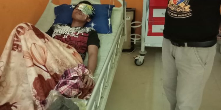 Ketgam : Korban pembusuran dirawat di RSUD Kendari. Foto: Istimewa