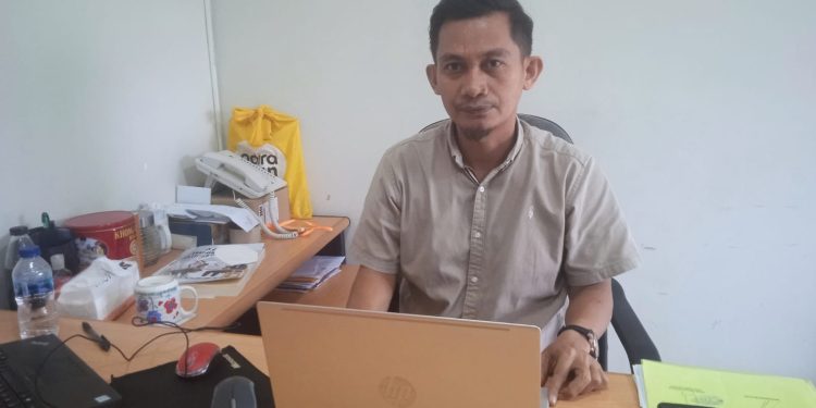 Ketgam : Kepala Cabang Collection Adira Cabang Kendari, Sarif. Foto: Istimewa