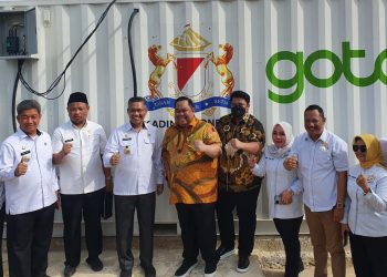 Kadin Sultra Serahkan Bantuan Mesin Oksigen Ke RSUD Kota Kendari