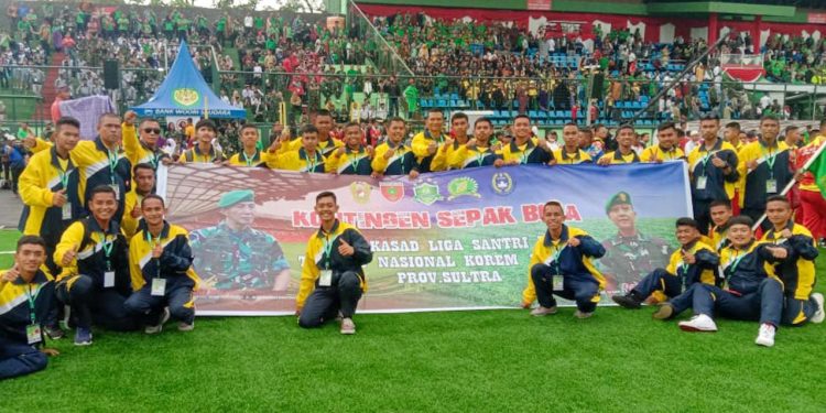 Kontingen Liga Santri Sulawesi Tenggara usai mengikuti Defile Pembukaan