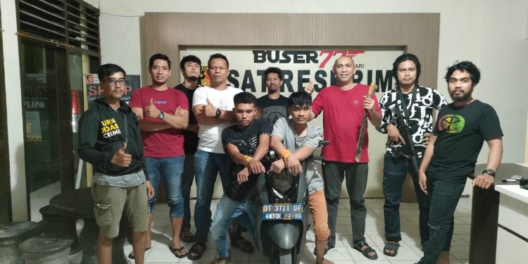 istimewa