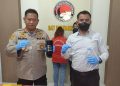Edarkan Sabu, Wanita Paruh Baya di Kendari Histeris Saat Ditangkap Polisi
