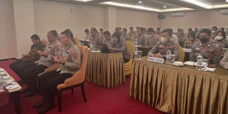 Ketgam : Kepolisian Daerah (Polda) Sulawesi Tenggara (Sultra) menggelar pelatihan keterampilan dan etika pelayanan publik pada Kamis (17/11/2022).  Foto : Istimewa
